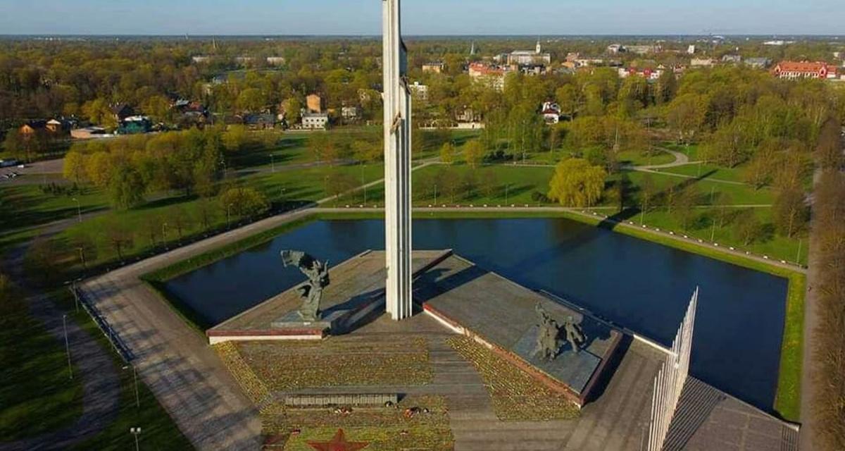 Монумент Победы в Москве